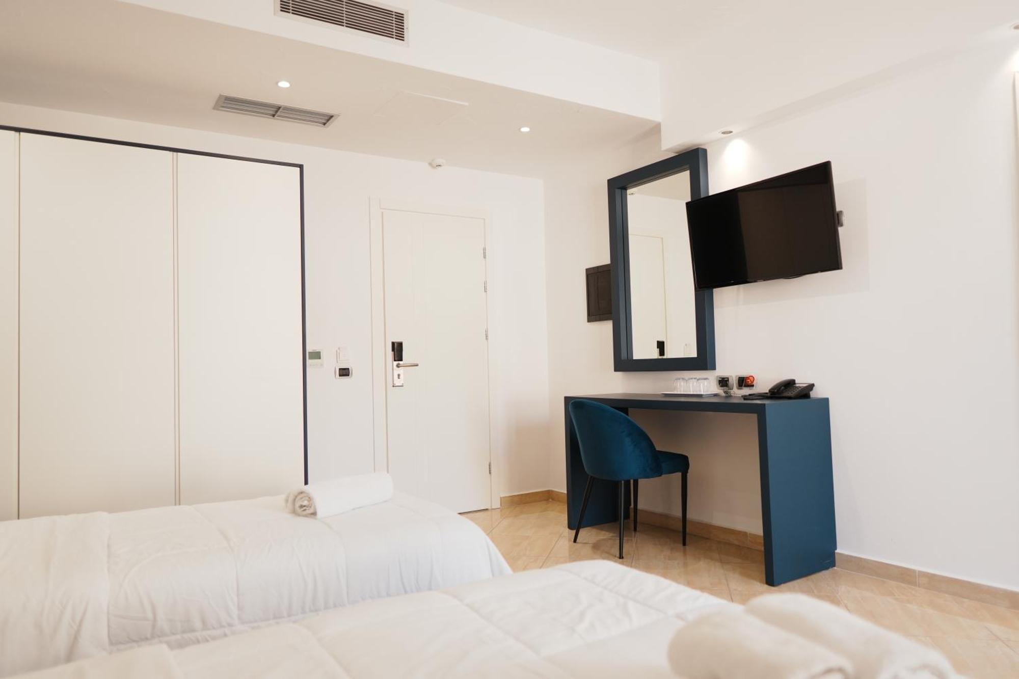 Hotel Blue Sky Sarandë 외부 사진