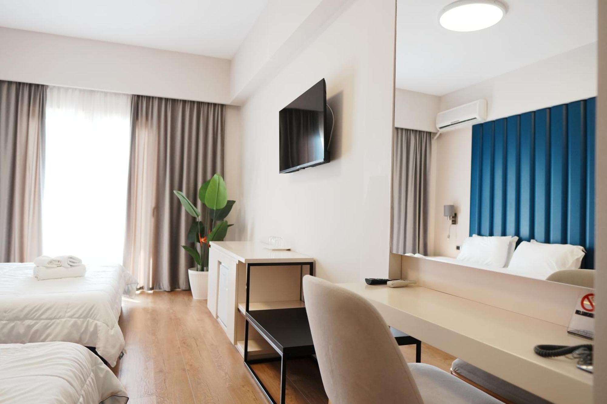 Hotel Blue Sky Sarandë 외부 사진