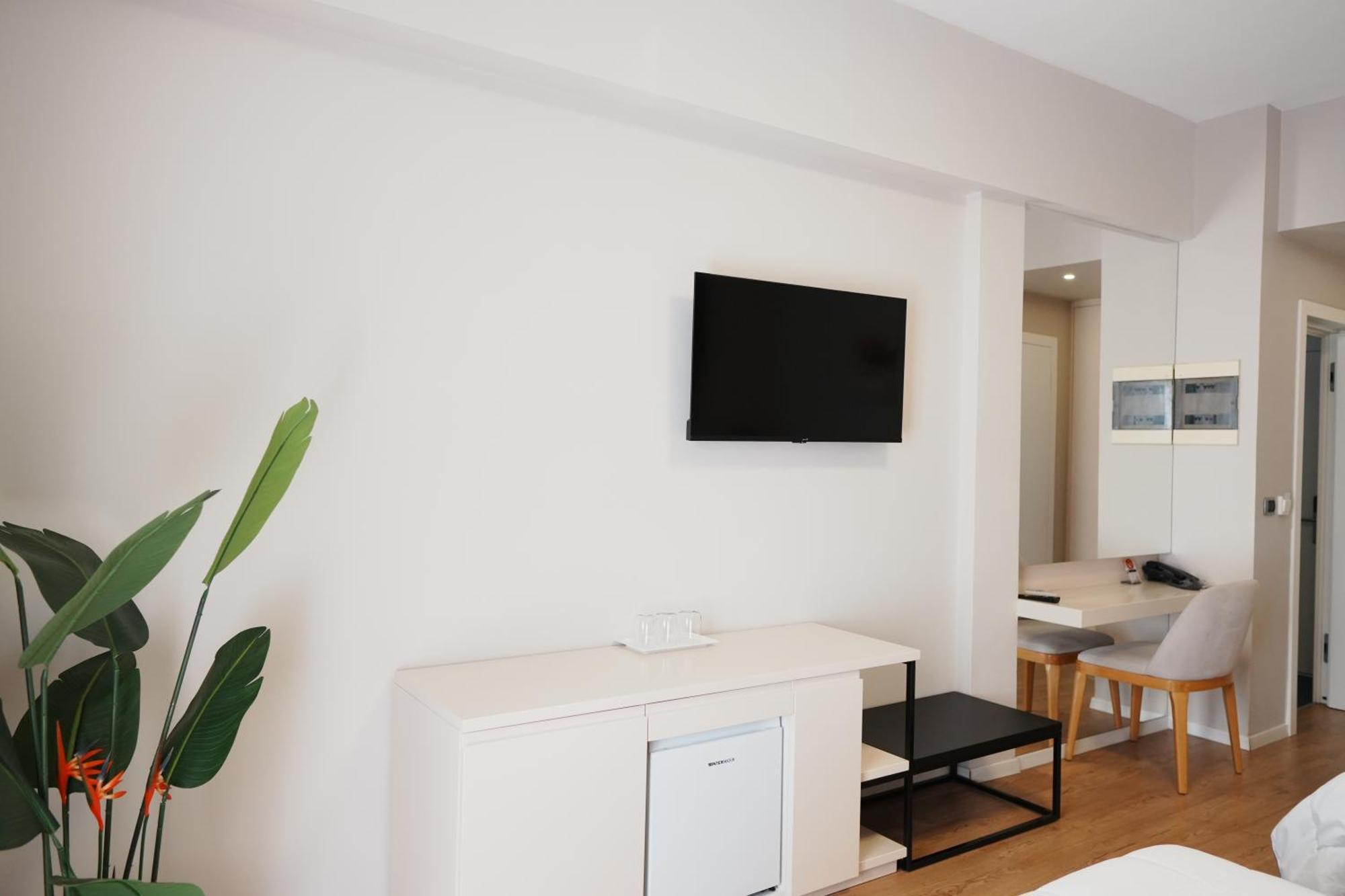 Hotel Blue Sky Sarandë 외부 사진