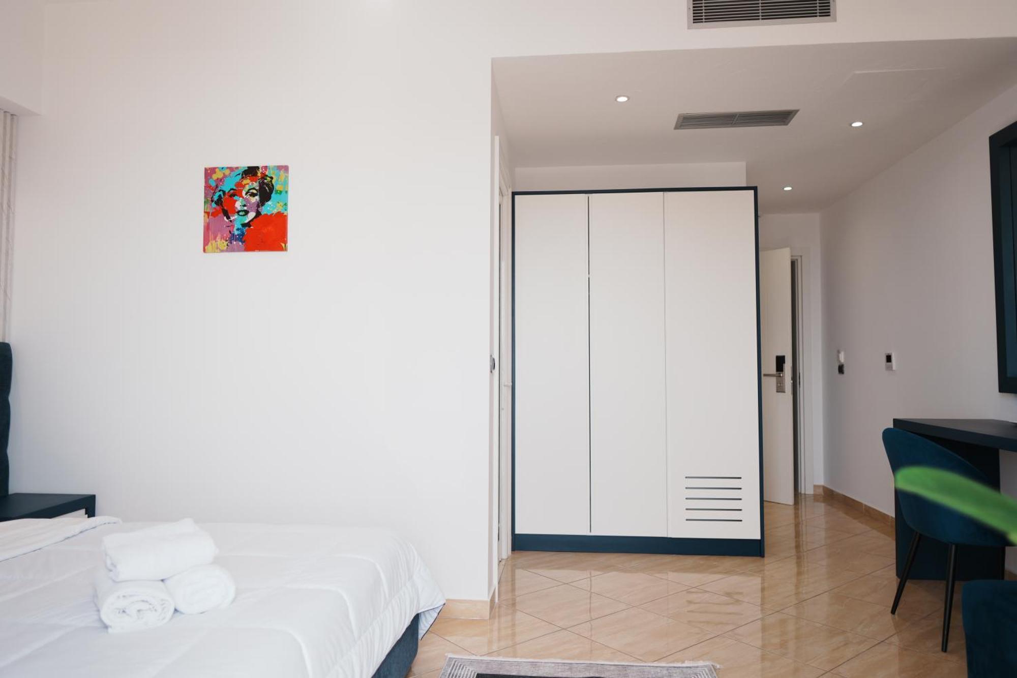 Hotel Blue Sky Sarandë 외부 사진